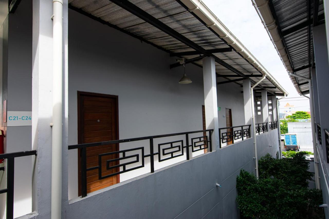 Matini Klong1 Hotell Rangsit Exteriör bild