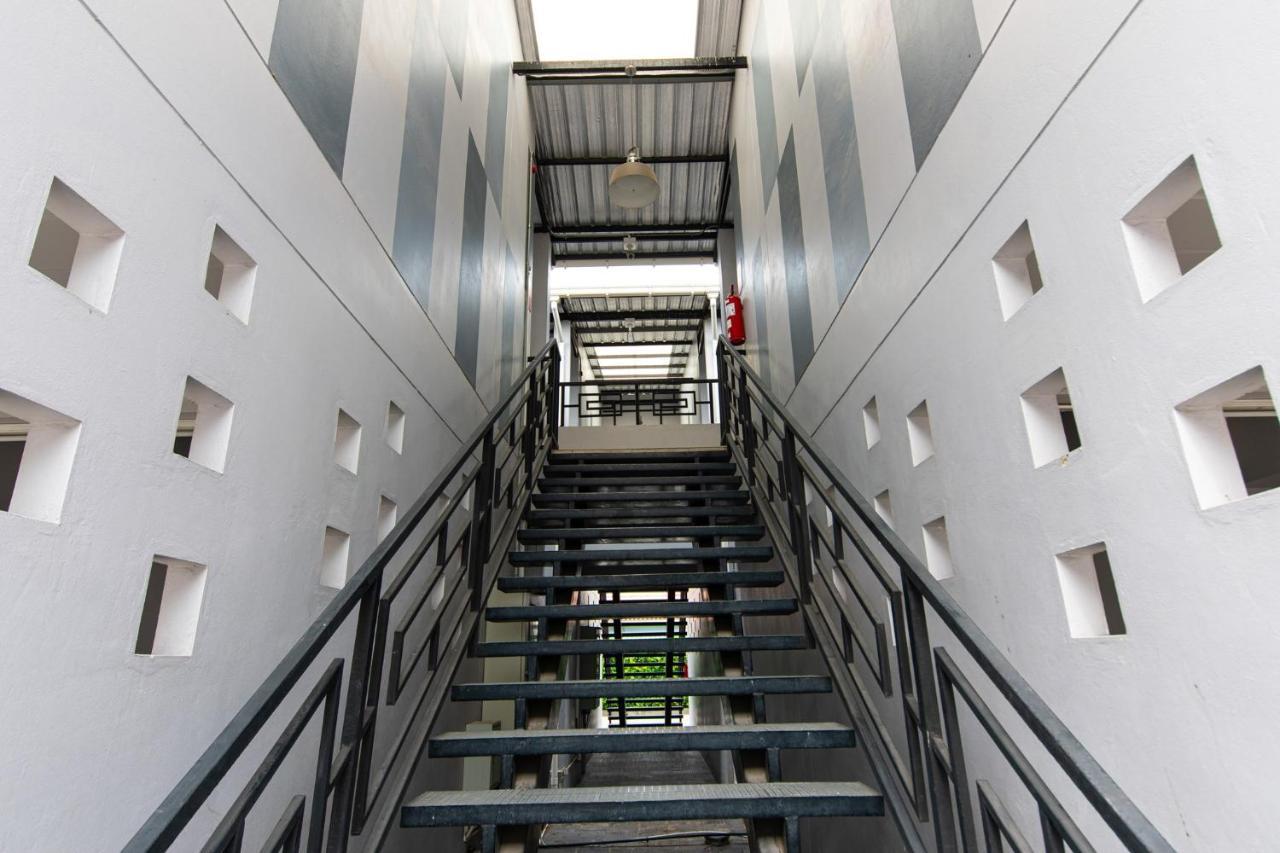 Matini Klong1 Hotell Rangsit Exteriör bild