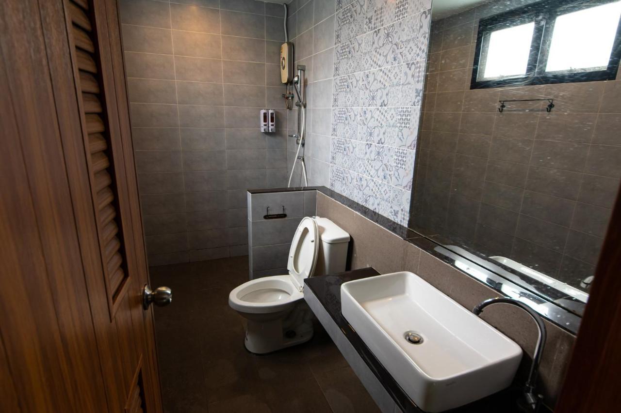 Matini Klong1 Hotell Rangsit Exteriör bild